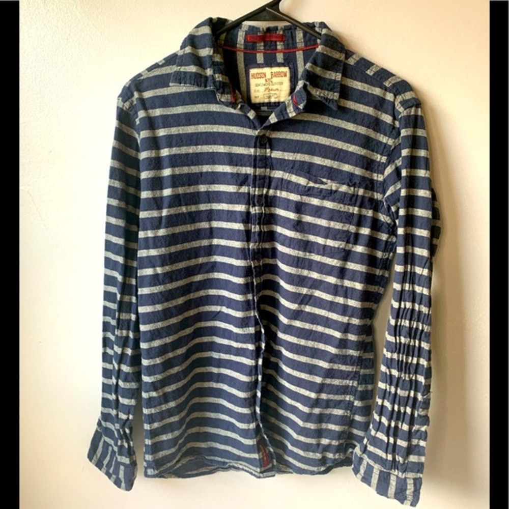 Hudson Barrow NYC Gentleman’s Outfitter    Striped Tru Fit Button Down Shirt